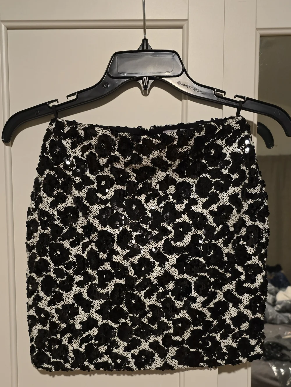 Dress The Popularion Sequin Floral Mini Skirt - Black and White XS